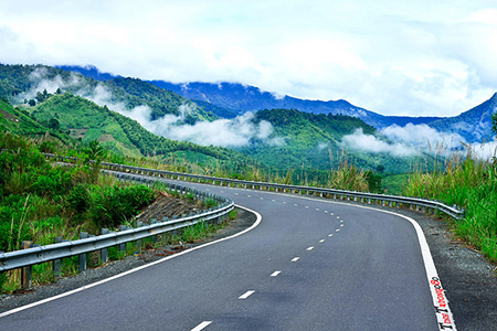 Vietnam’s spectacular beauty at Khanh Le Pass